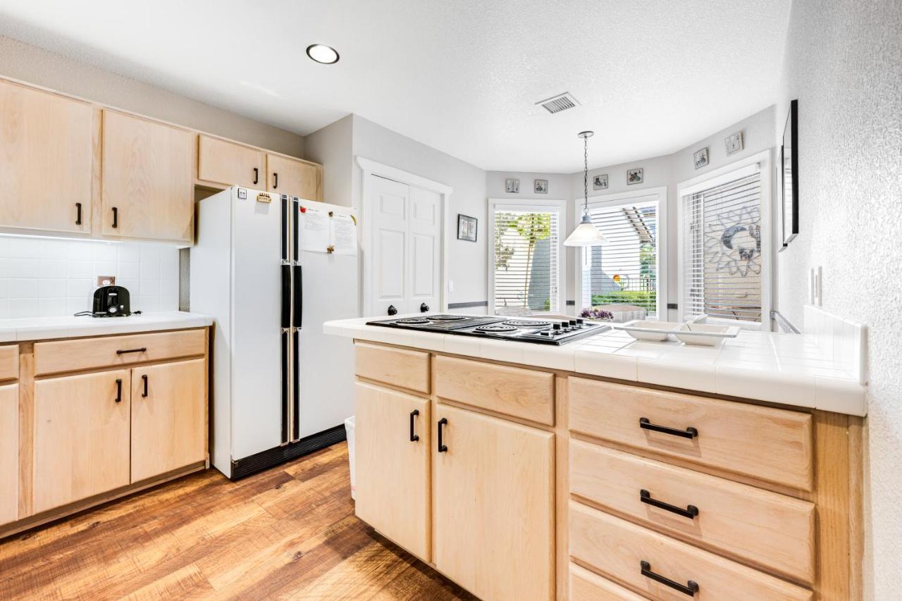 2 Bed 2 Bath Vacation In *